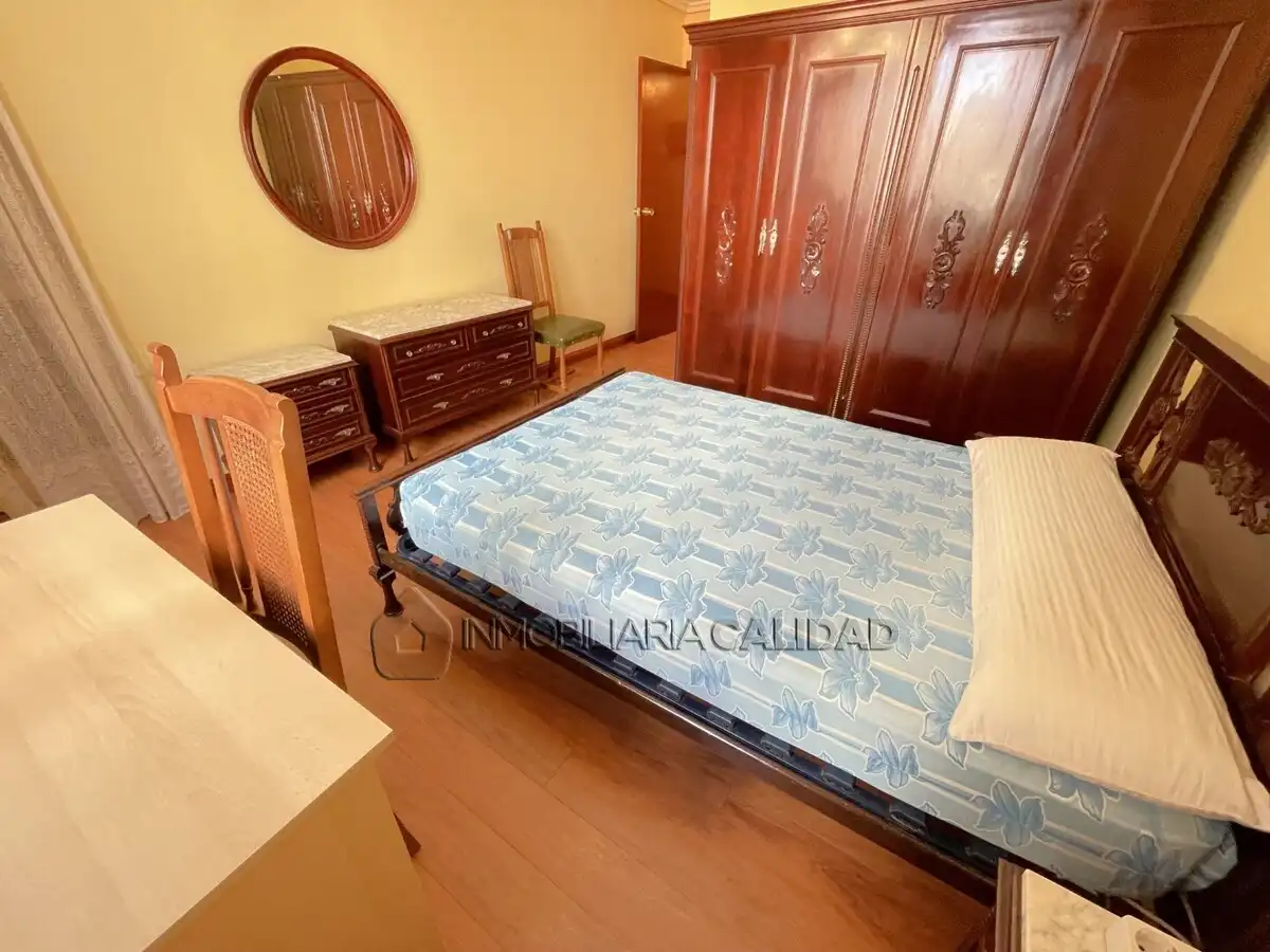 Habitación de Piso de alquiler en Burgos con Calefacción y Amueblado