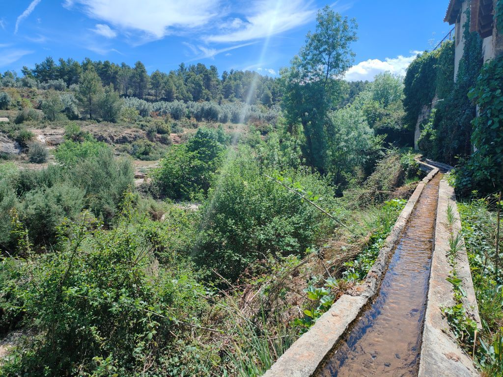 Country house for sale in Cretas