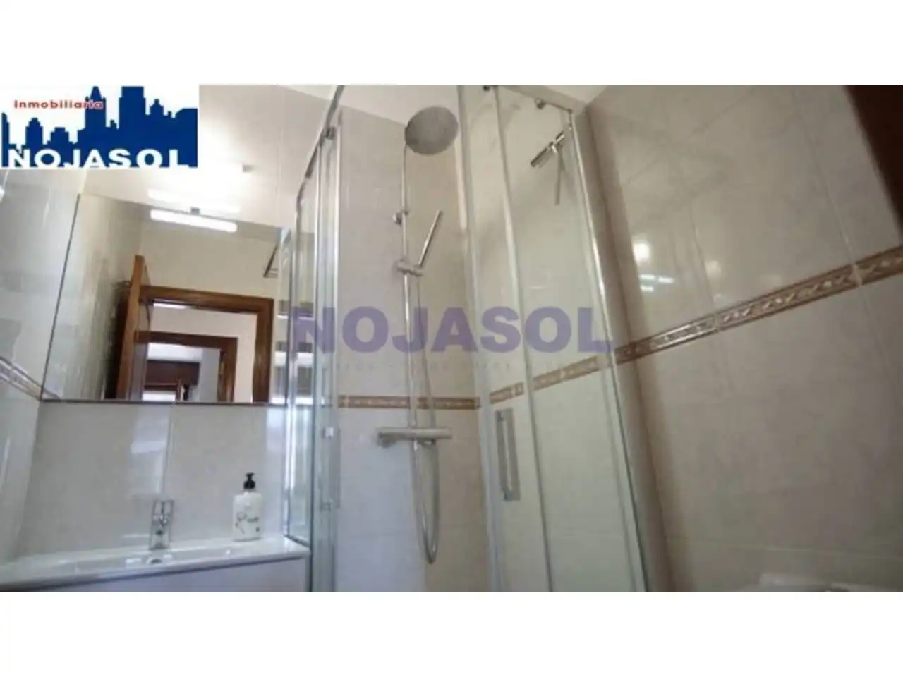 Flat with terrace to rent in Avenida Santos Mártires 6, imagen 16