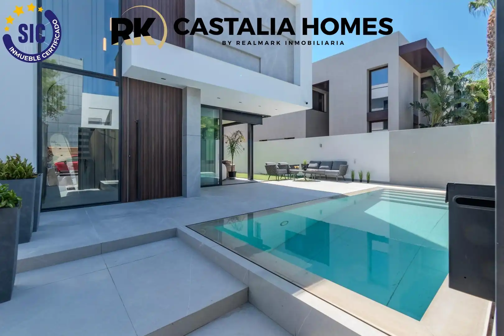 Vista exterior de Casa o xalet en venda en Castellón de la Plana / Castelló de la Plana amb Aire condicionat, Calefacció i Jardí privat