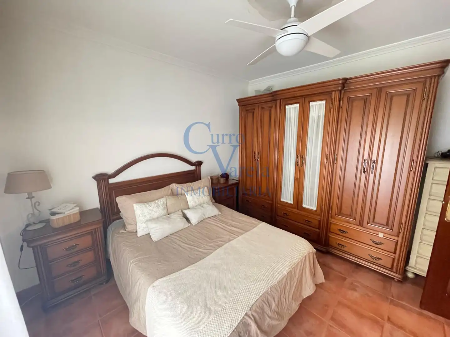 Schlafzimmer von Einfamilien-Reihenhaus zum Verkauf in Dos Hermanas mit Klimaanlage, Heizung und Abstellraum