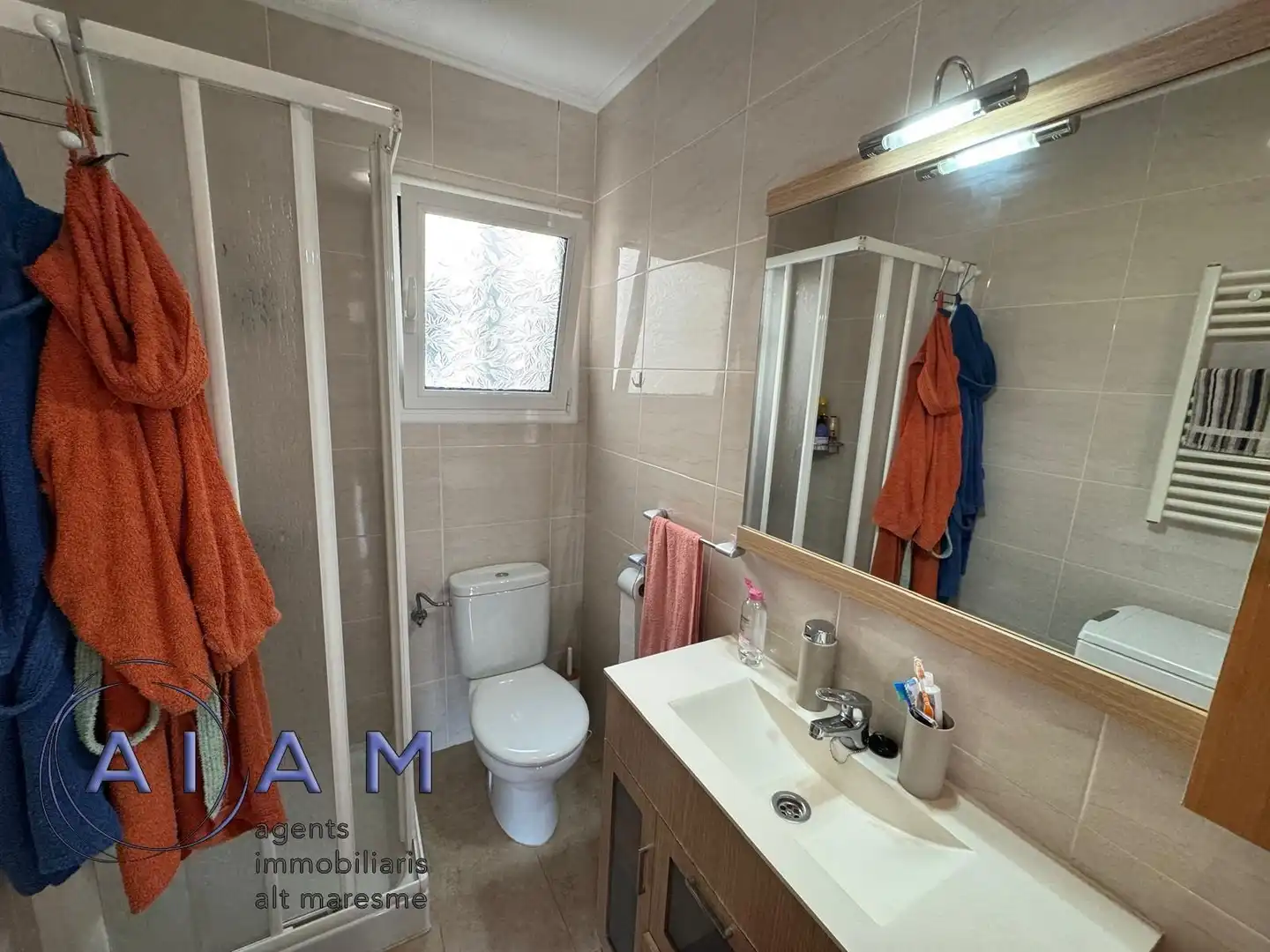 Bathroom of Flat for sale in Pineda de Mar  with Air Conditioner, Heating and Parquet flooring