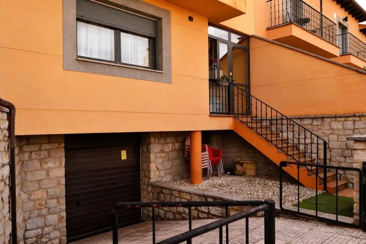Exterior view of Houses for sale in Valverde de la Virgen, León