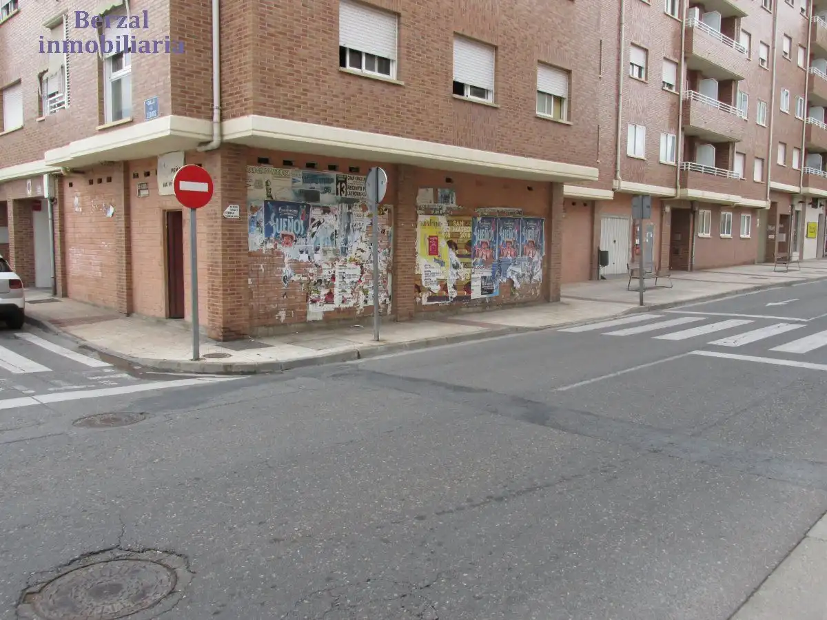 Local comercial de lloguer a Calle El Coso