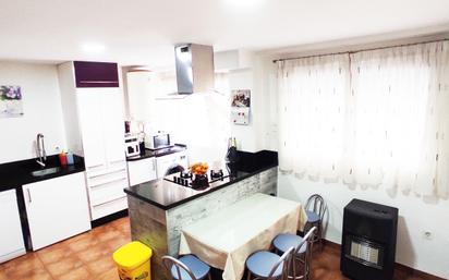 Kitchen of Flat for sale in  Granada Capital  with Air Conditioner, Parquet flooring and Oven