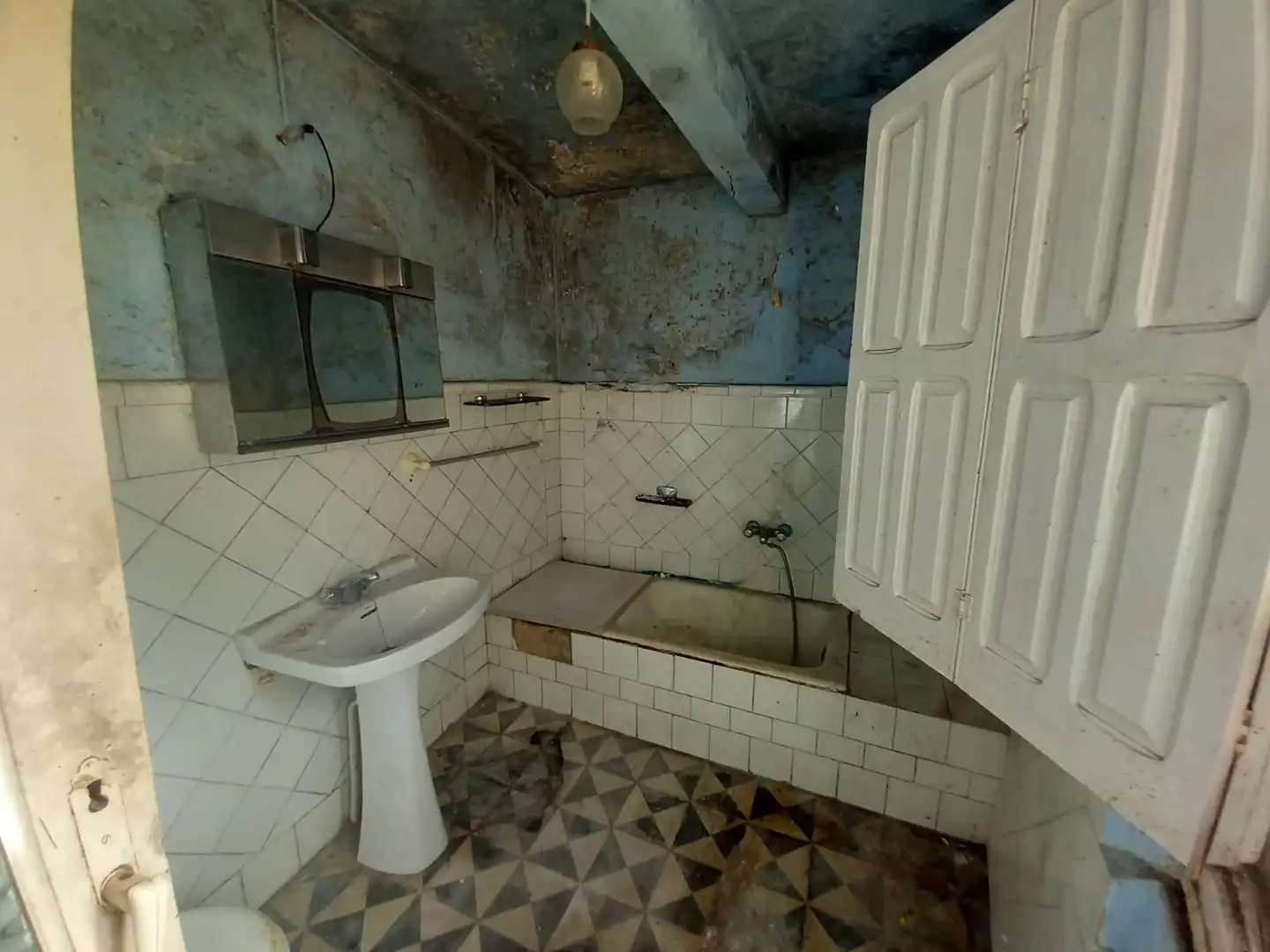 Bathroom of Houses for sale in Ribeira  with Terrace, Storage room and Furnished
