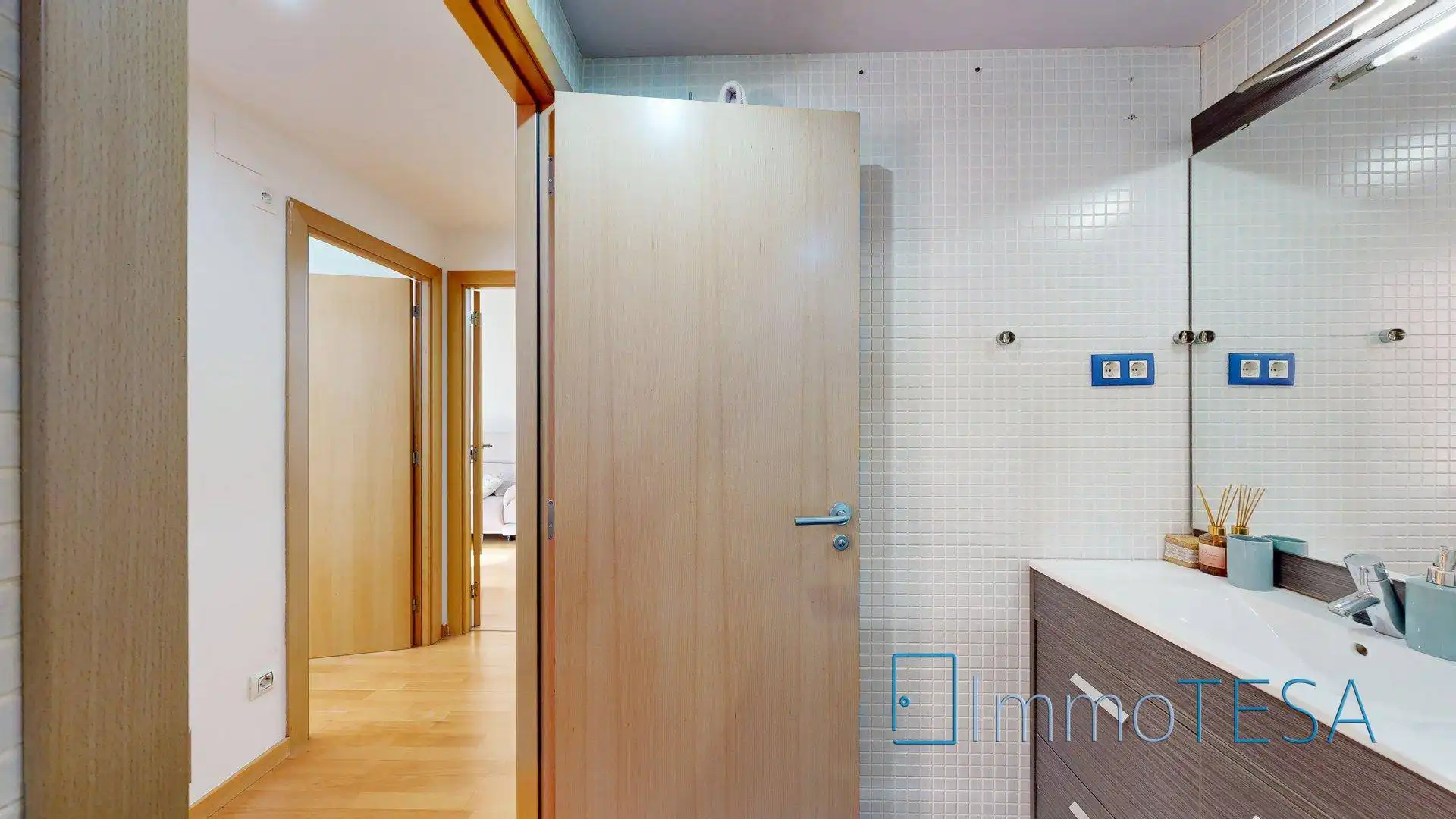 Bathroom of Flat for sale in Barberà del Vallès  with Air Conditioner, Heating and Parquet flooring