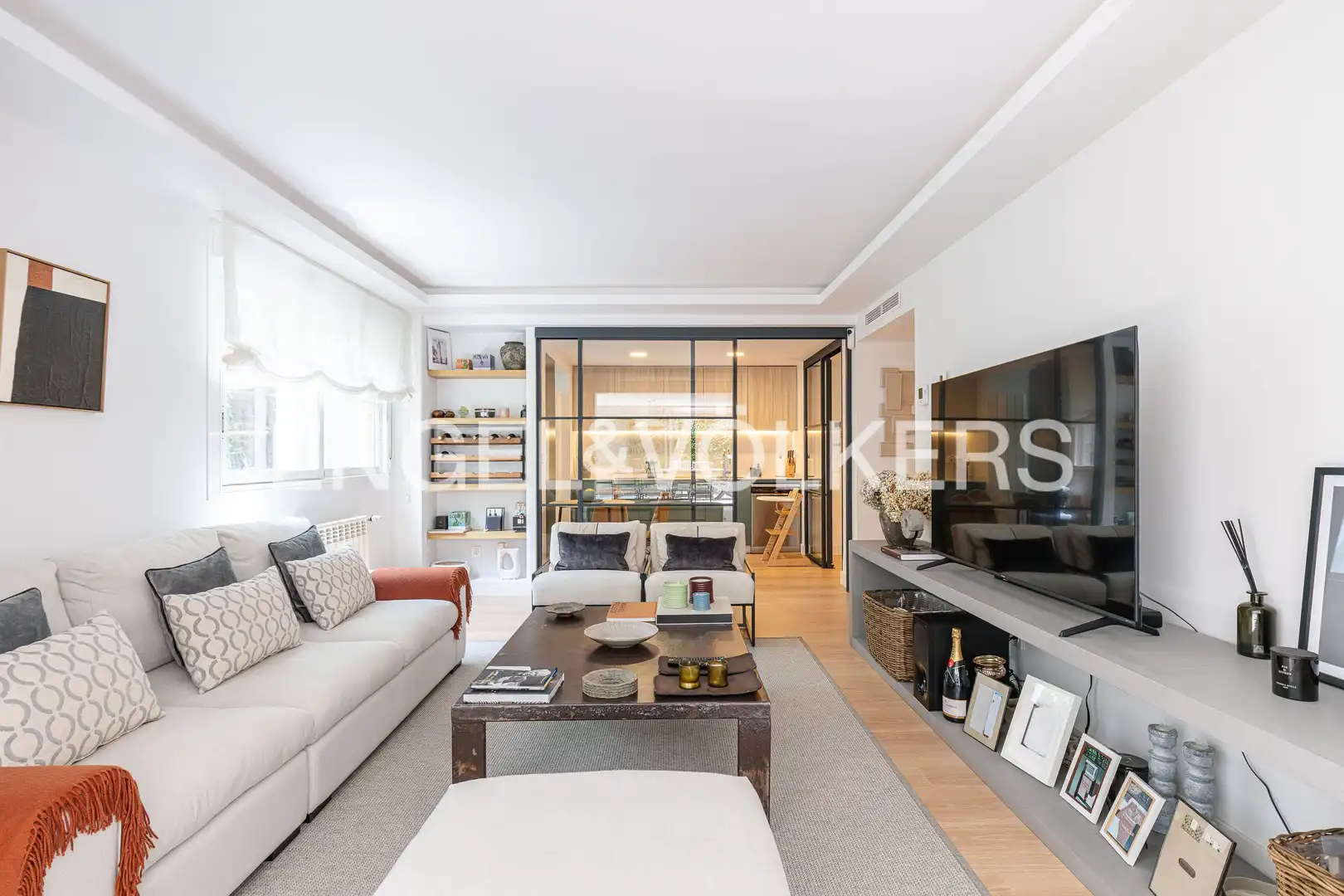 Sala d'estar de Planta baixa en venda en Madrid amb Aire condicionat, Calefacció i Terrassa