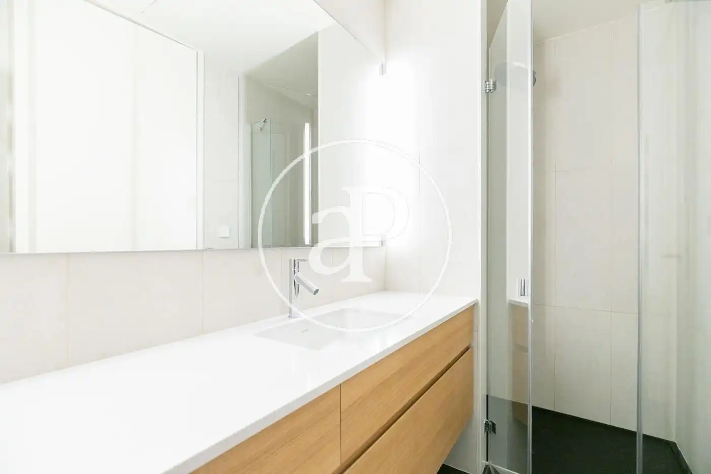 Piso con terraza en venta en Pau Claris, imagen 14