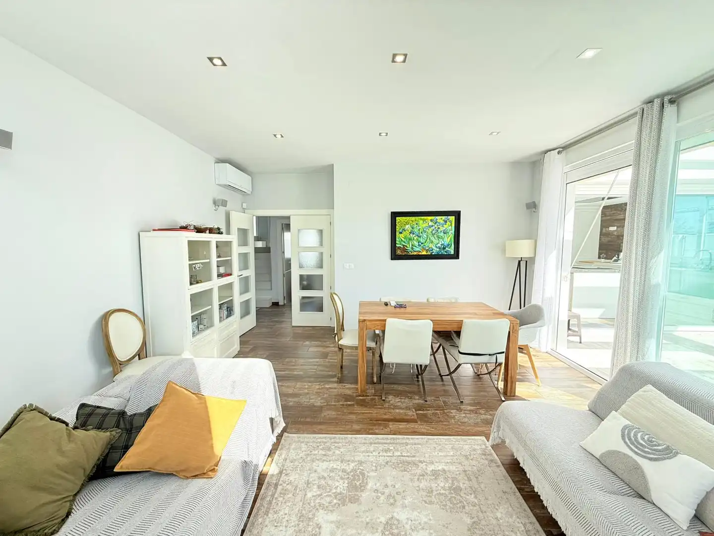 Sala d'estar de Casa o xalet en venda en Vélez-Málaga amb Aire condicionat, Jardí privat i Traster