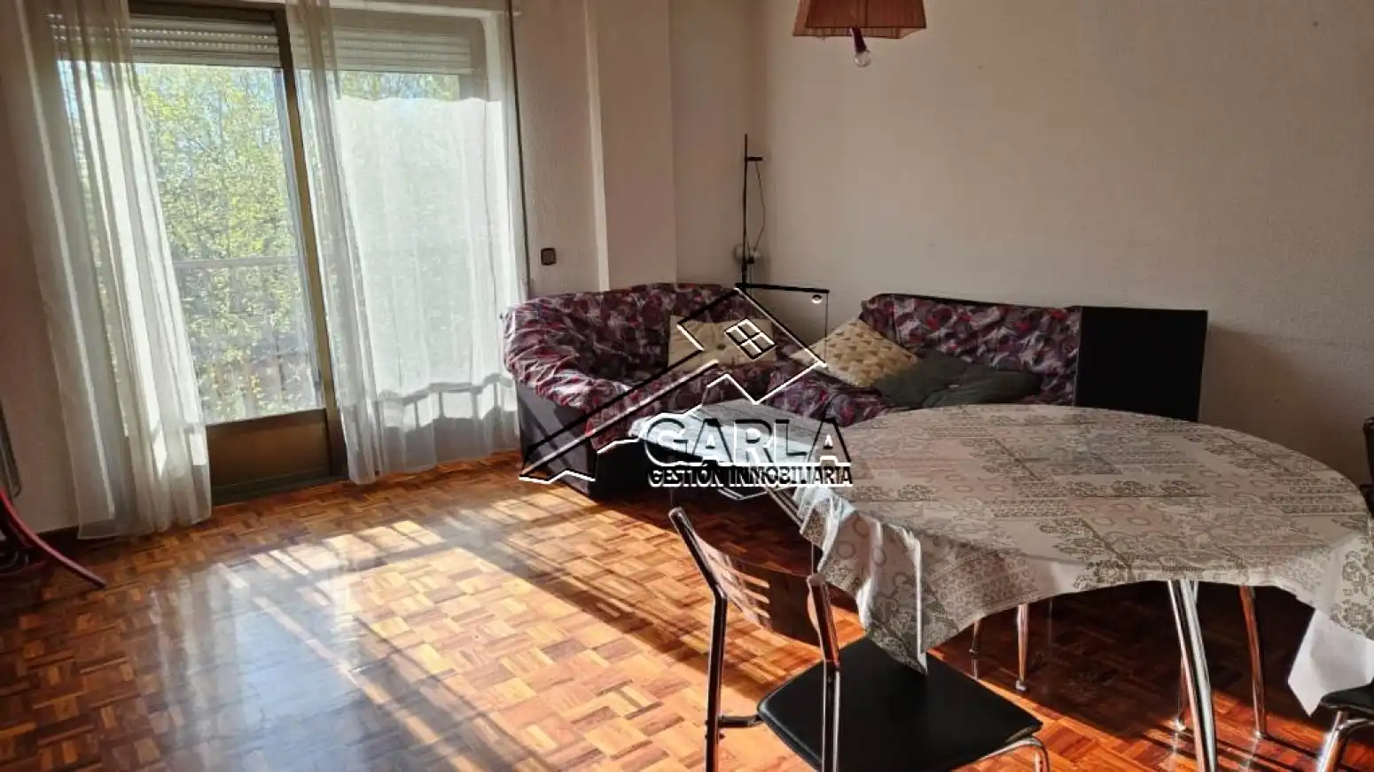 Living room of Flat for rent in Salamanca Capital  with Heating, Terrace and Storage room