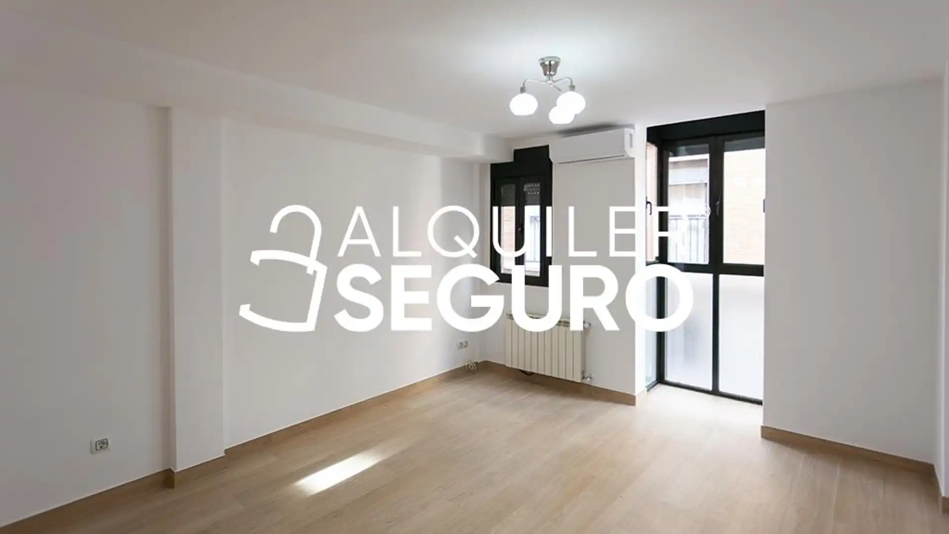 Bedroom of Flat for rent in  Madrid Capital  with Air Conditioner, Heating and Storage room