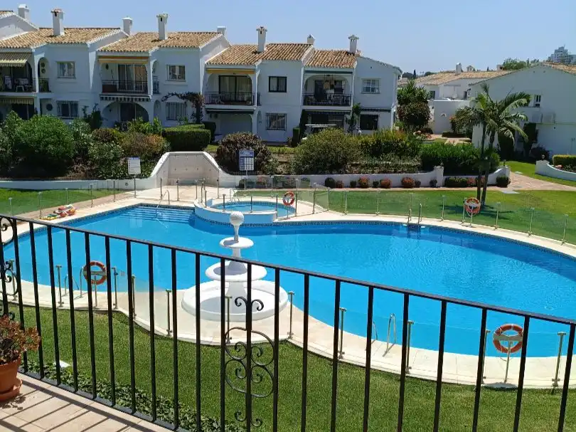 Piso con piscina en venta en Calle Nispero 273, imagen 4