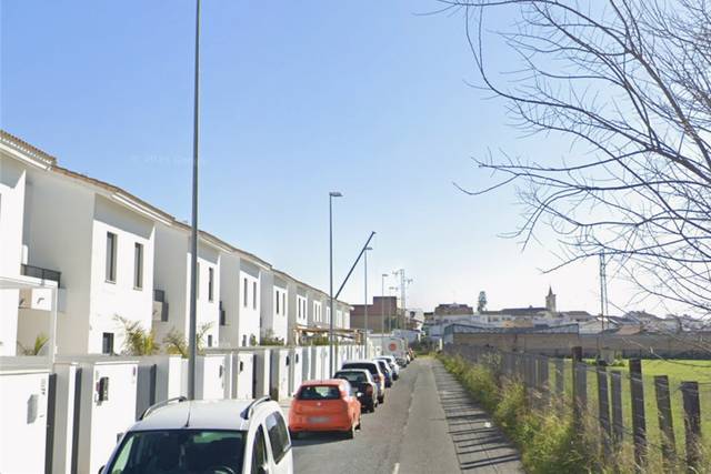 Casa adosada en Venta en Cronista Manuel Garcia Fernandez en Carrión de los Céspedes