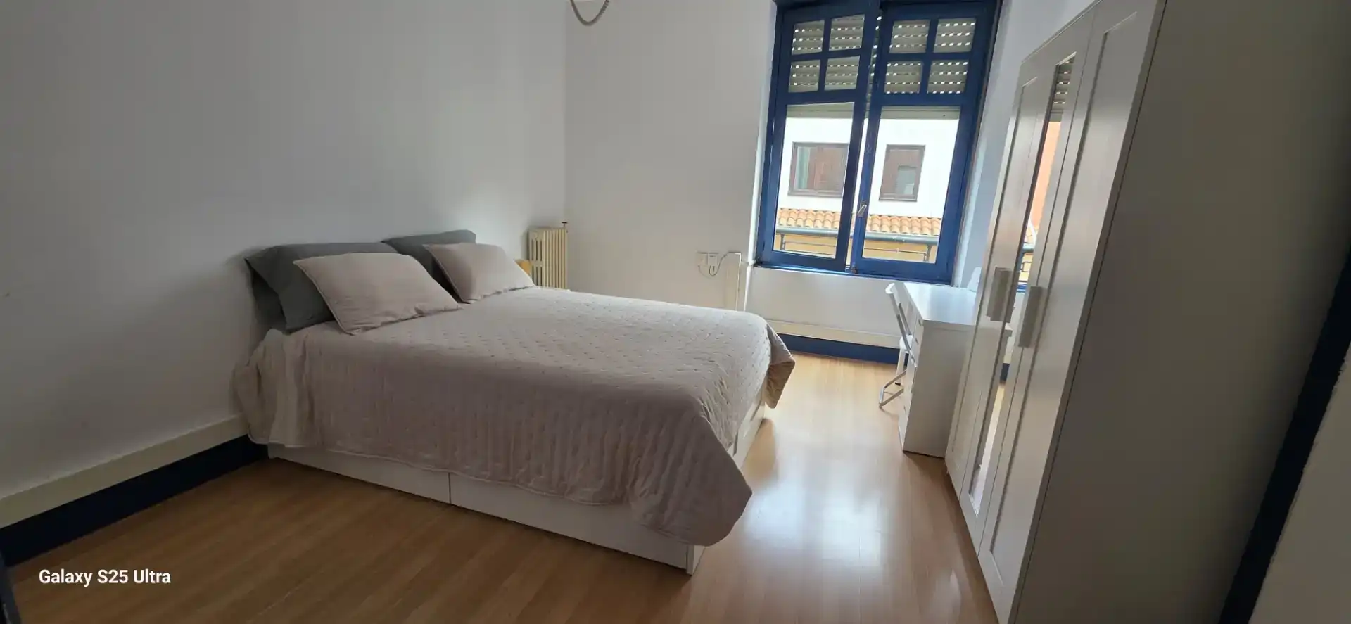 Schlafzimmer von Wohnung zur Miete in Oviedo 