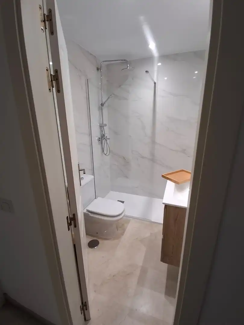 Bathroom of Apartments for rent in Estepona  with Air Conditioner and Terrace