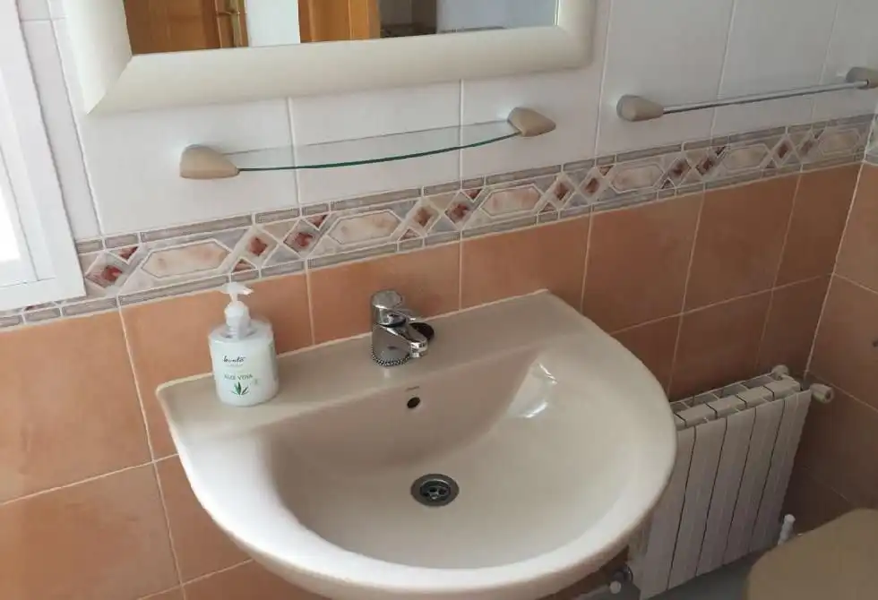 Badezimmer von Wohnung zur Miete in Humanes de Madrid mit Klimaanlage und Heizung