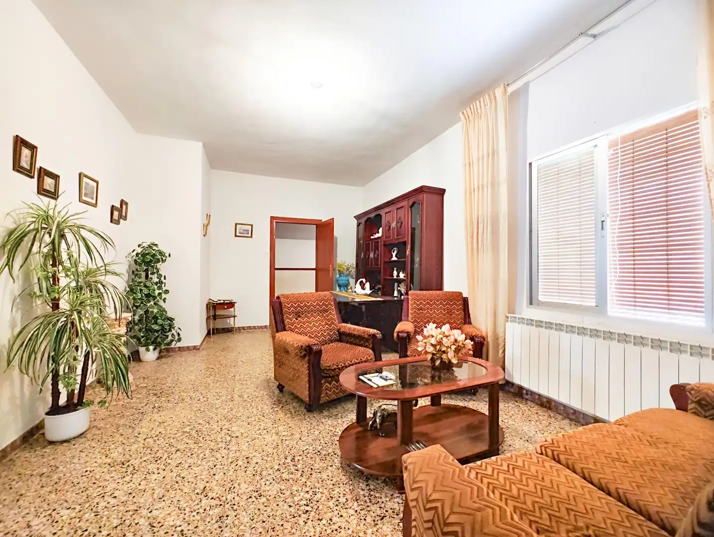 Sala d'estar de Casa o xalet en venda en Puertollano amb Calefacció, Traster i Moblat