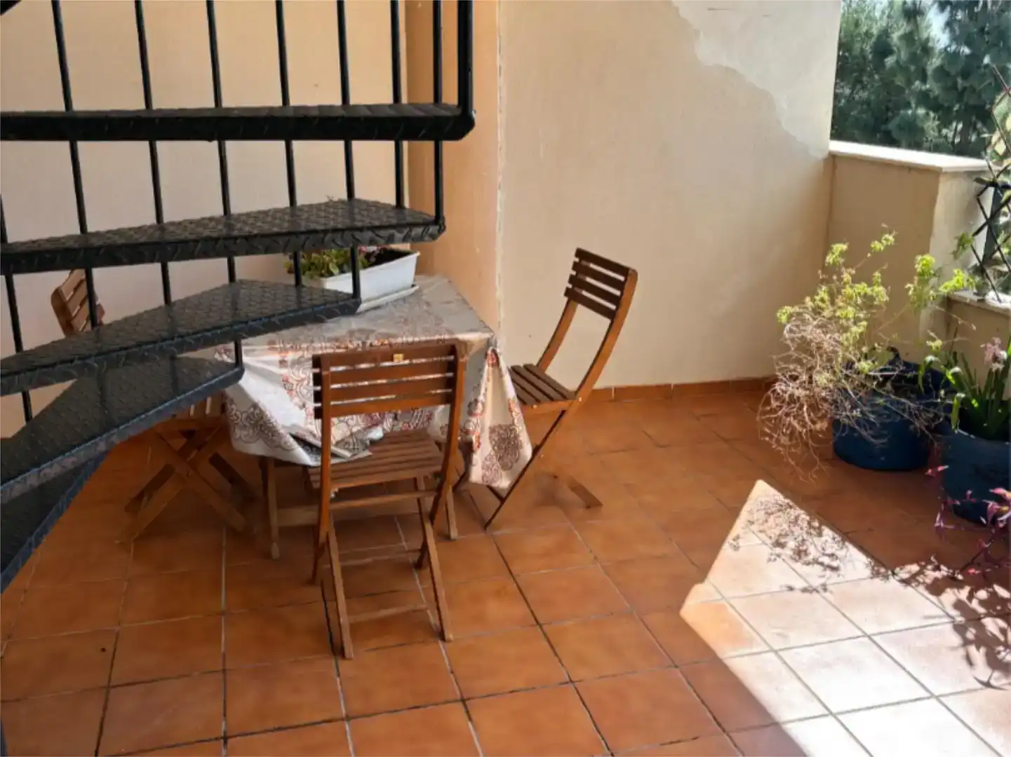 Terrassa de Pis per a compartir en Casares amb Jardí privat, Piscina i Moblat