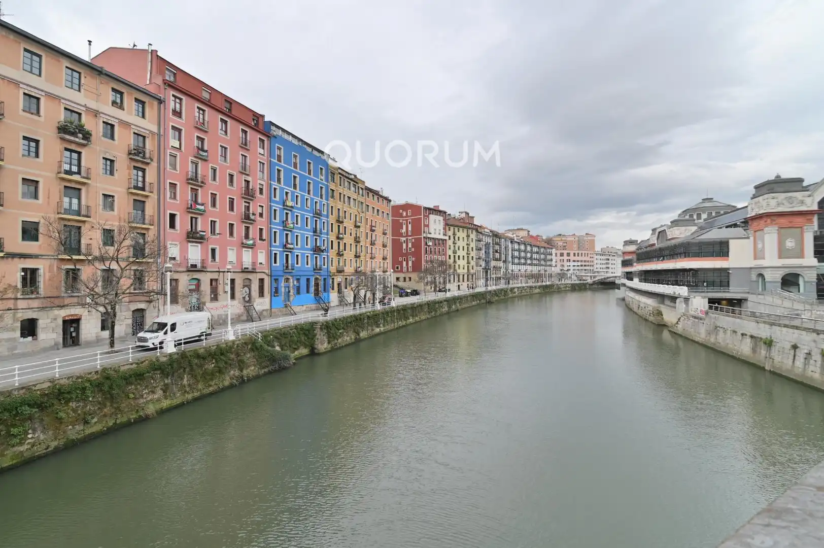 Exterior view of Flat for sale in Bilbao   with Furnished, Balcony and Jacuzzi
