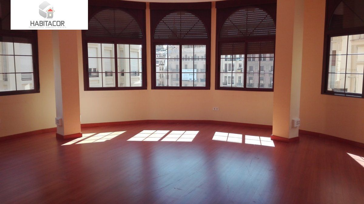 Sala d'estar de Oficina de lloguer en  Córdoba Capital amb Aire condicionat