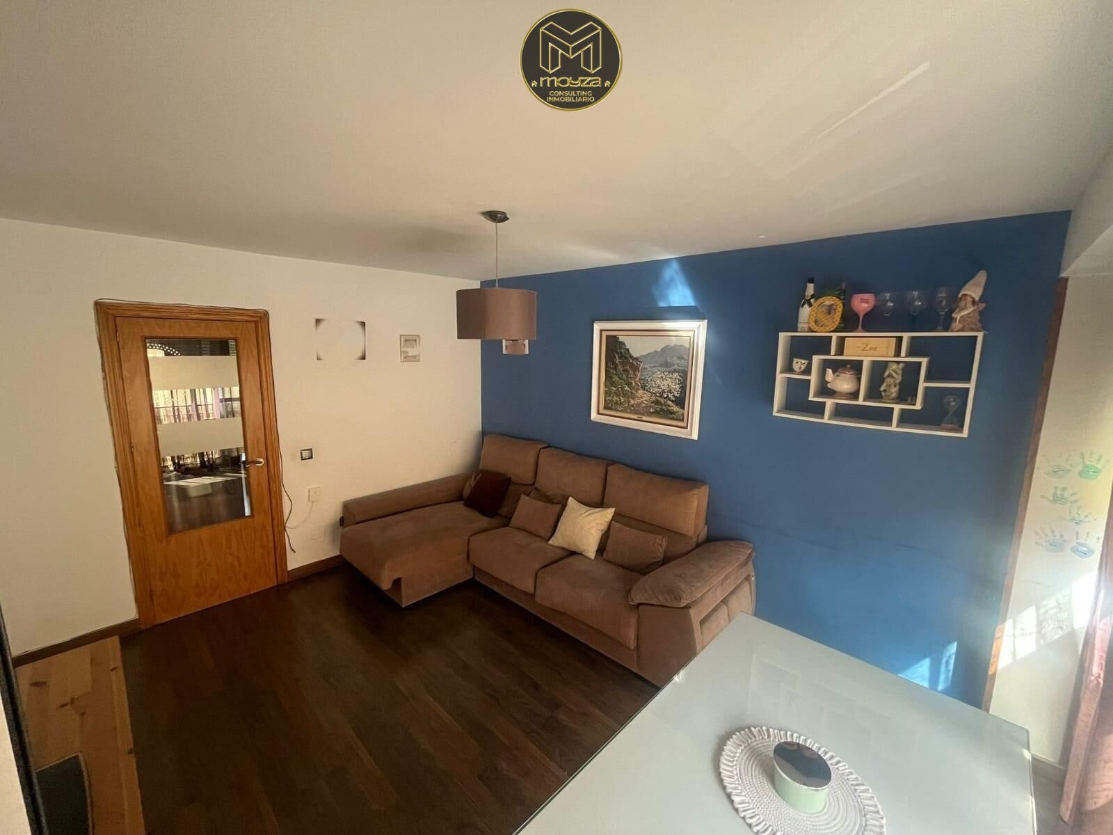 Sala de estar de Piso en venta en  Jaén Capital con Aire acondicionado, Parquet y Balcón