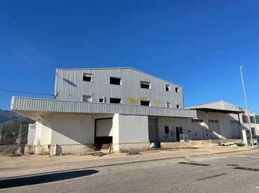 Industrial building for sale in Avinguda Hort Mandarí