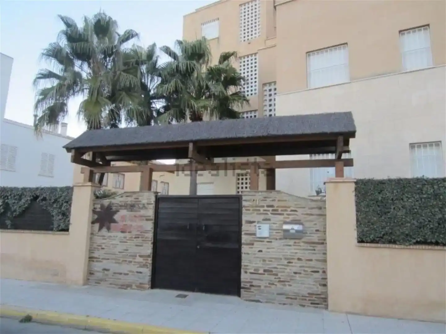 Außenansicht von Wohnung zur Miete in La Antilla mit Klimaanlage, Privatgarten und Parkett
