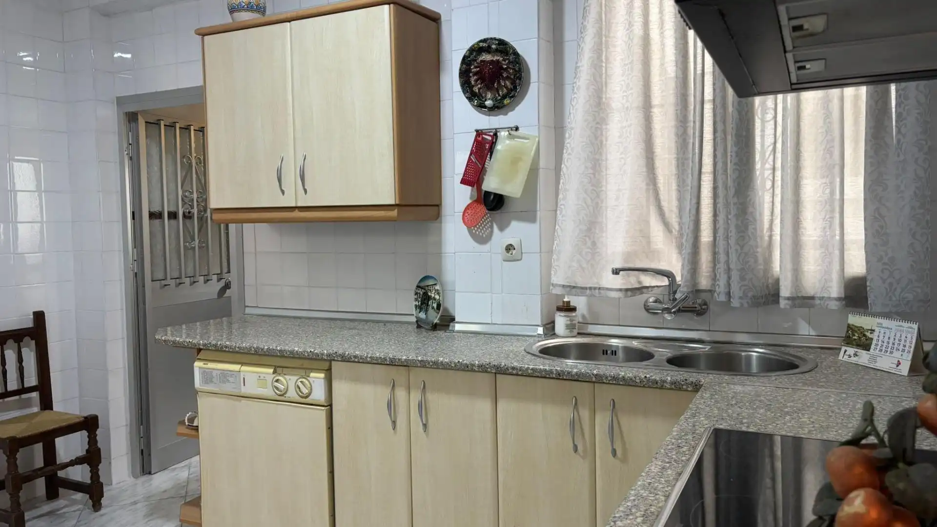 Kitchen of Houses for sale in Sevilla  with Air Conditioner, Terrace and Furnished