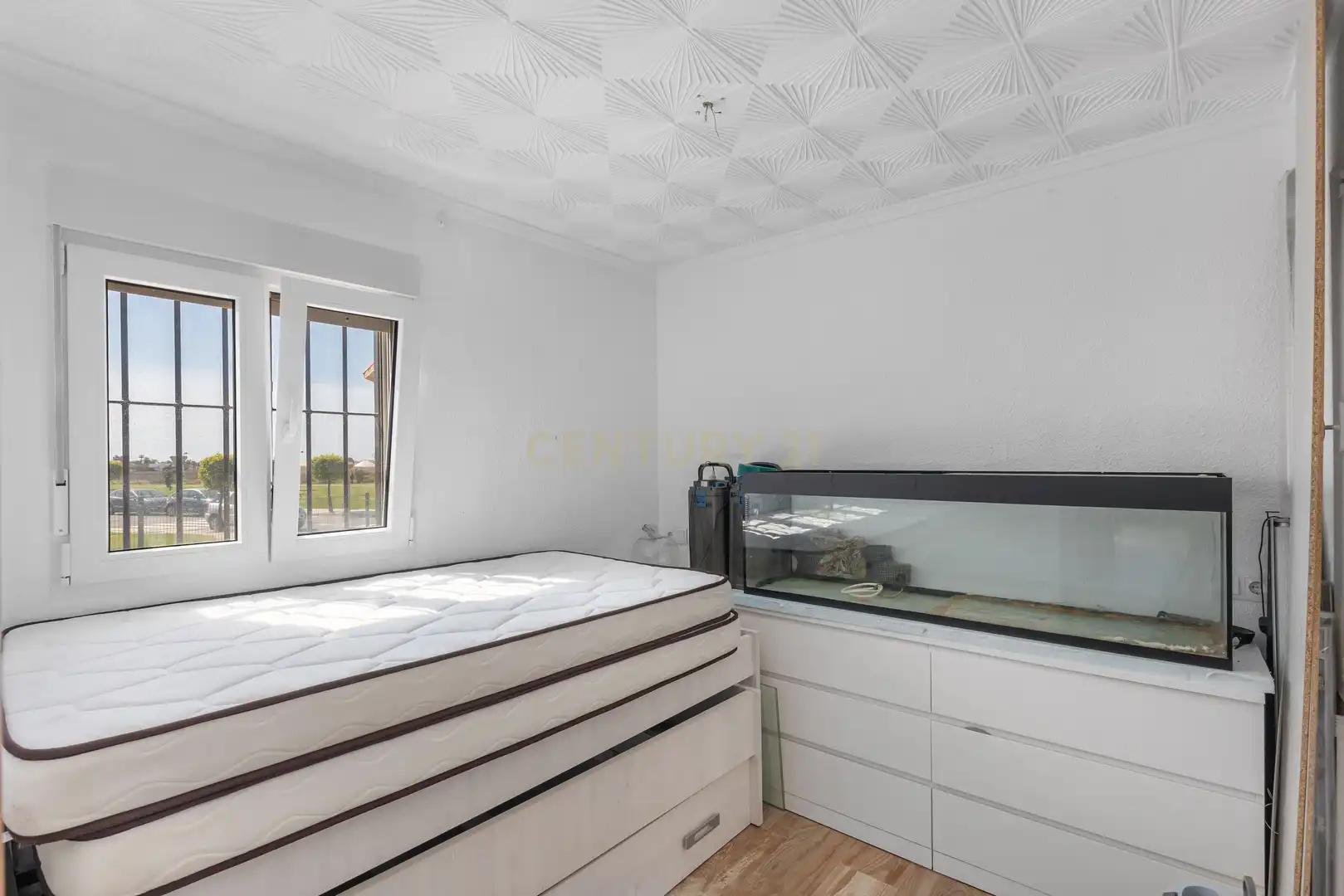 Dormitori de Casa adosada en venda en Torrevieja amb Aire condicionat i Piscina comunitària