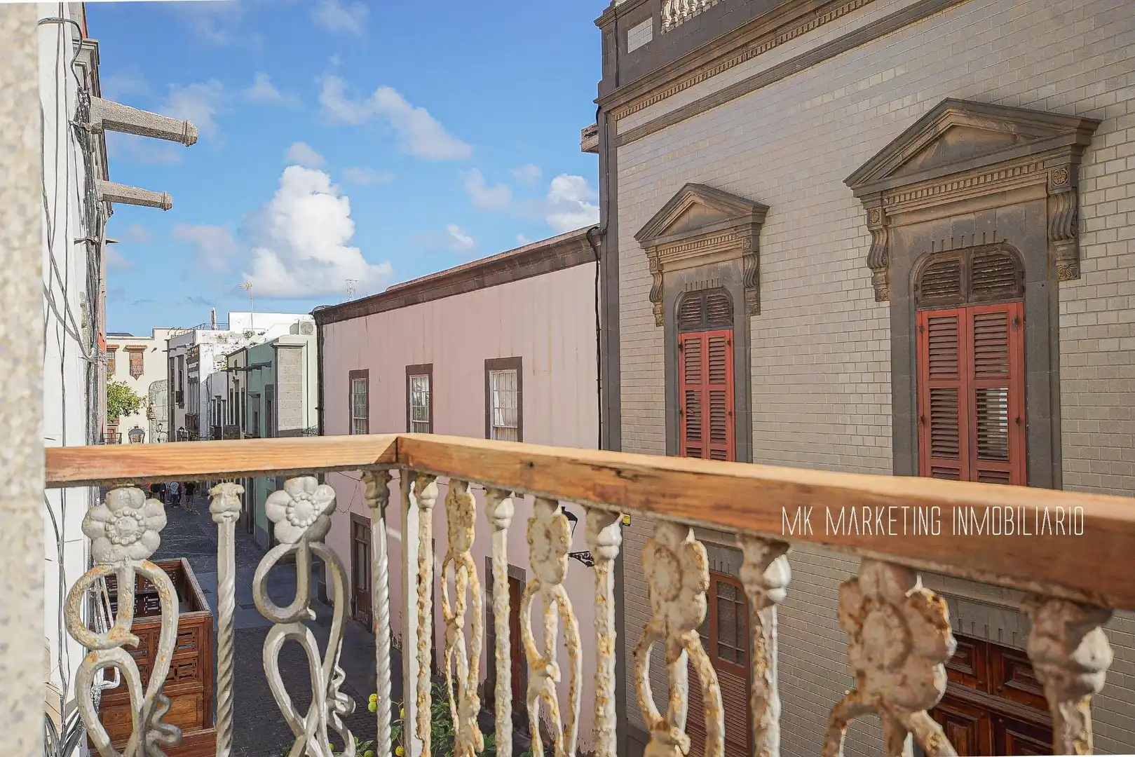 Vista exterior de Casa o xalet en venda en Las Palmas de Gran Canaria amb Terrassa i Balcó