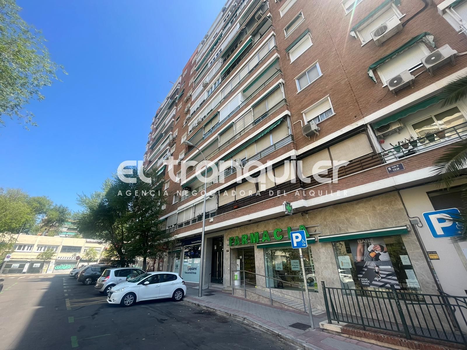 Exterior view of Flat to rent in  Madrid Capital  with Parquet flooring, Terrace and Washing machine