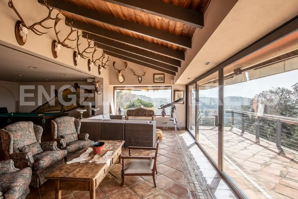 Wohnzimmer von Country house zum Verkauf in Guadalcanal mit Klimaanlage, Heizung und Terrasse
