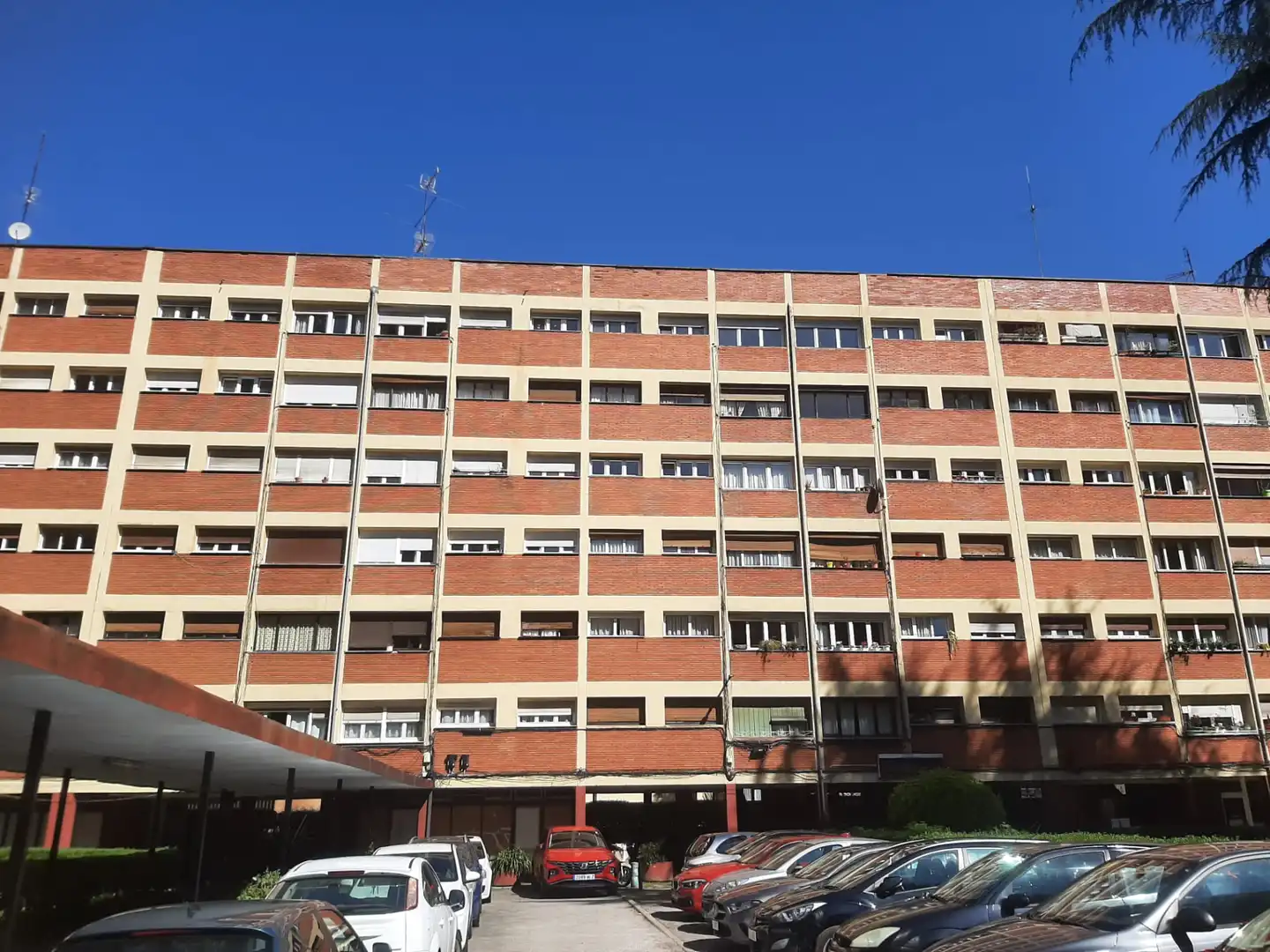 Vista exterior de Piso en venta en Oviedo  con Calefacción, Amueblado y Horno