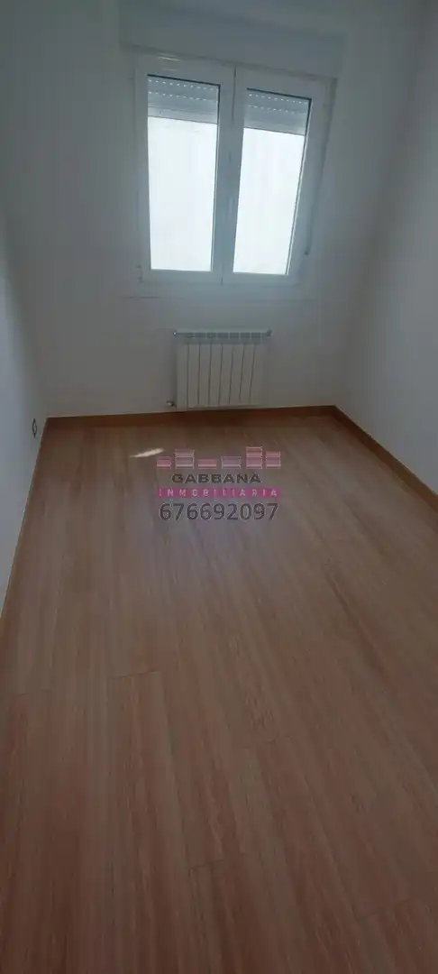 Pis de lloguer a Rúa do Conde de Torrecedeira, Berbés - Peritos