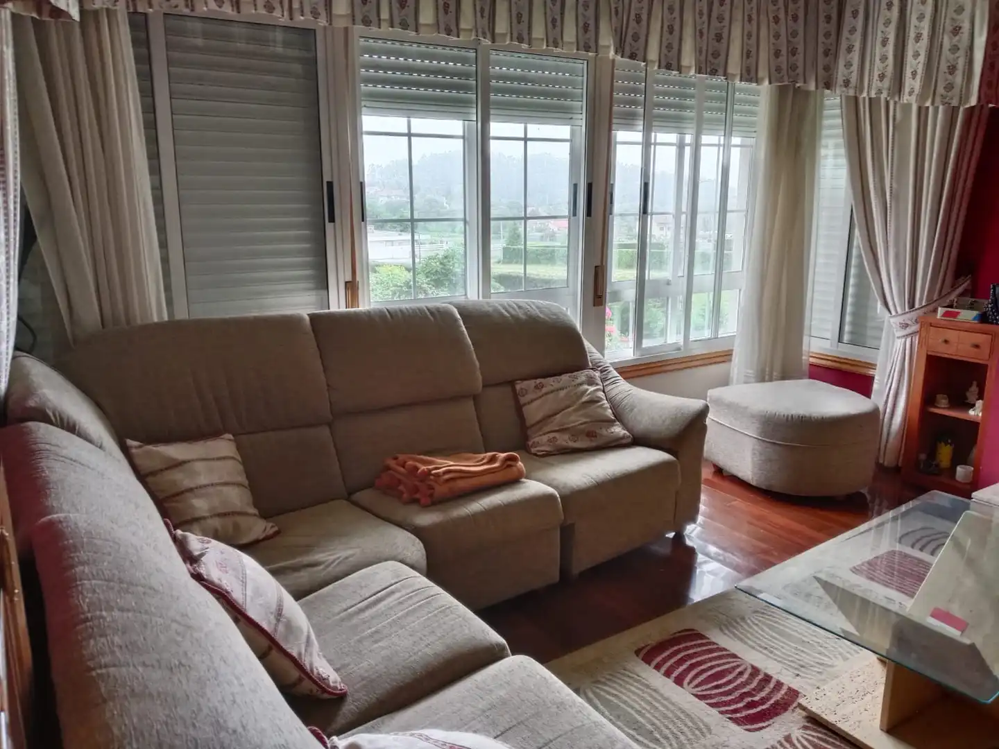 Sala d'estar de Casa o xalet en venda en Teo amb Calefacció, Jardí privat i Traster