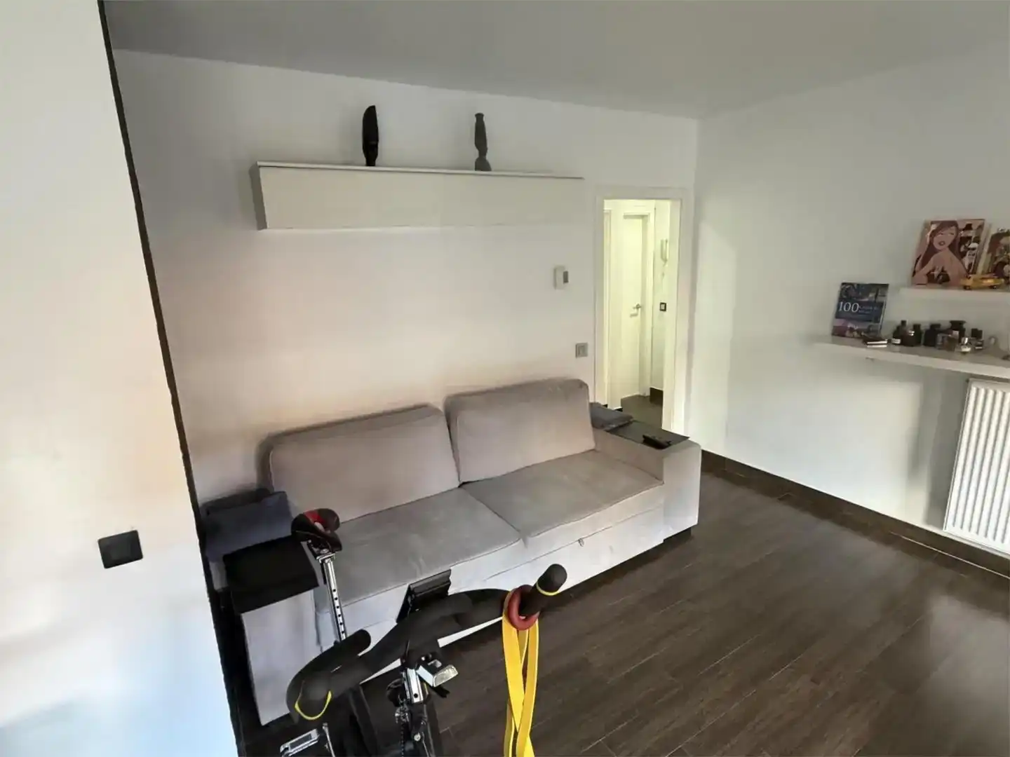 Sala d'estar de Pis en venda en  Madrid Capital amb Piscina