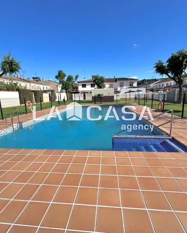 Casa adosada en Venta en Gelves