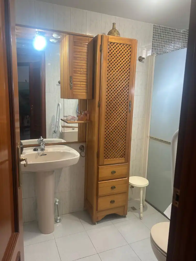 Bany de Pis en venda en Jaén amb Aire condicionat, Calefacció i Moblat
