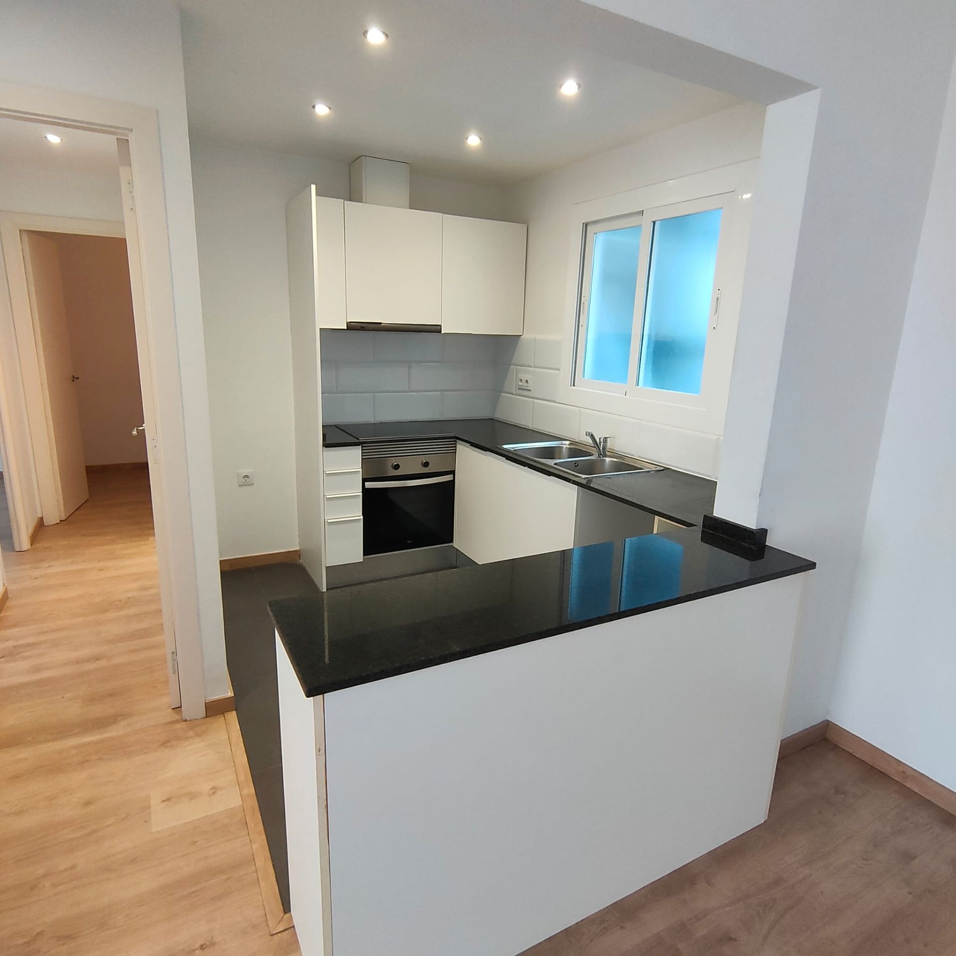 Kitchen of Flat to rent in  Barcelona Capital  with Parquet flooring, Furnished and Oven