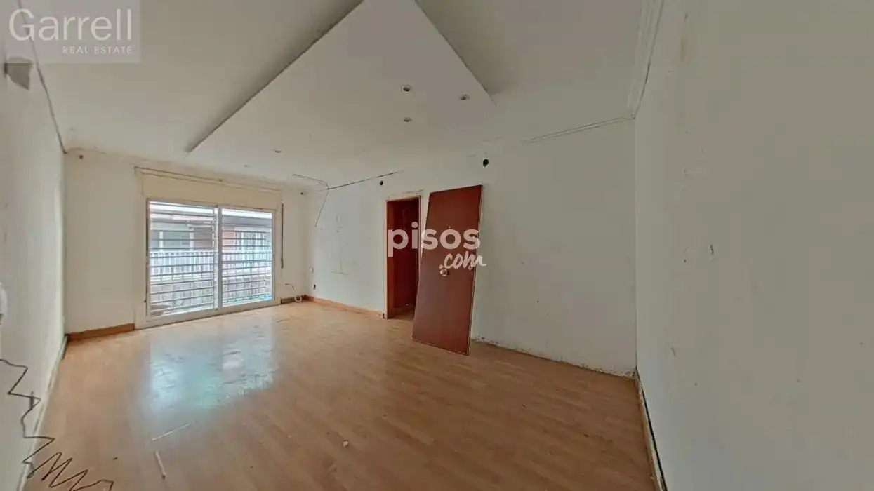 Flat for sale in Carrer PINTOR TOGORES 
 
Cerdanyola del Vallès