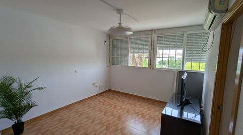 Foto 2 de Piso de alquiler en Calle Monte Carramolas, 6, Tiro de Línea, Sevilla Capital