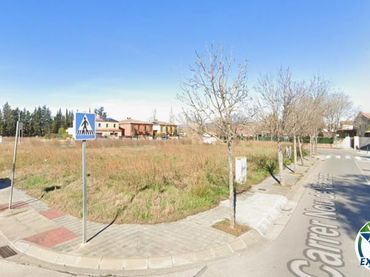 Terreny residencial en venda a Urbanització els Xiprers