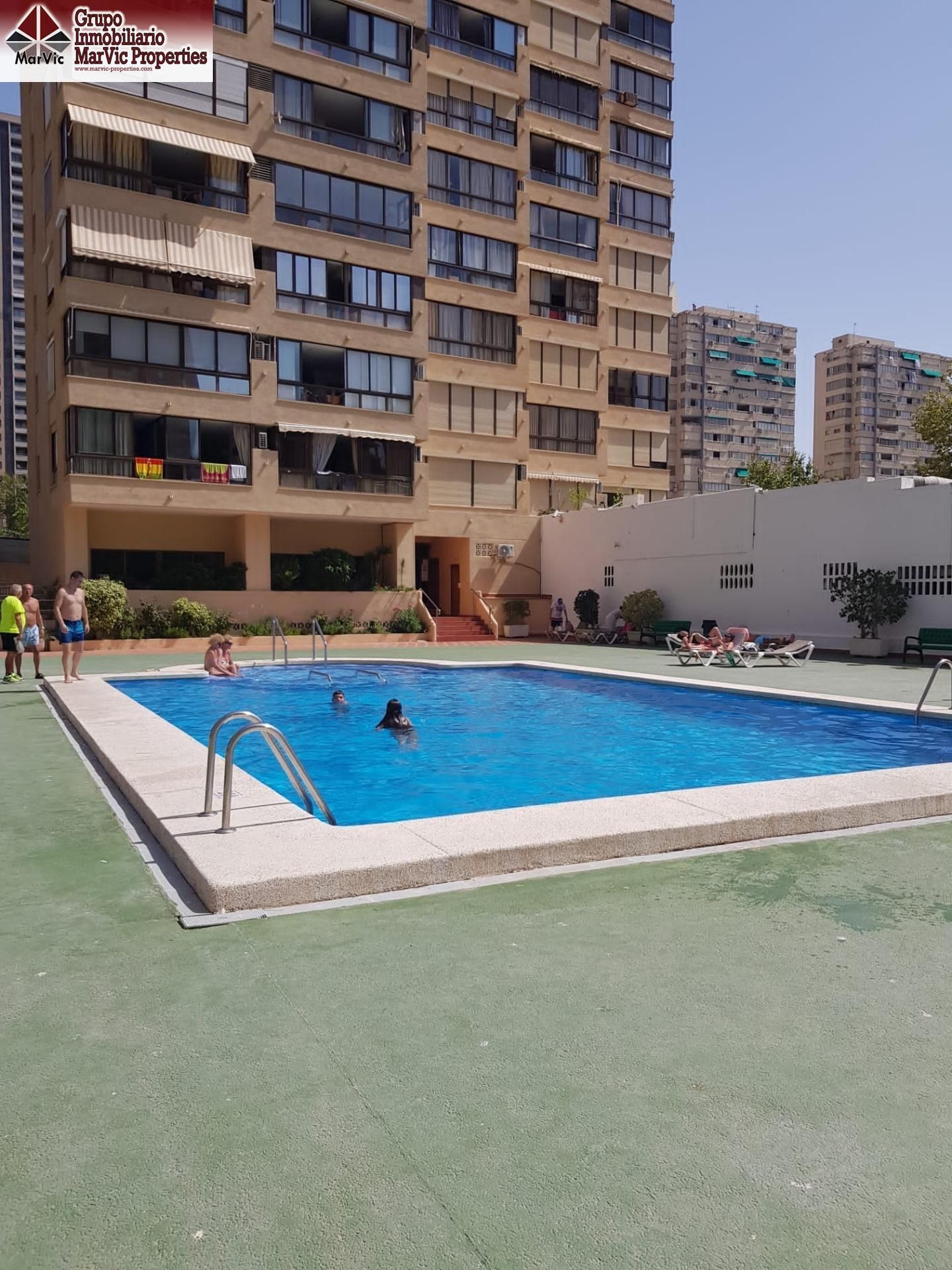 Piscina de Piso en venta en Benidorm