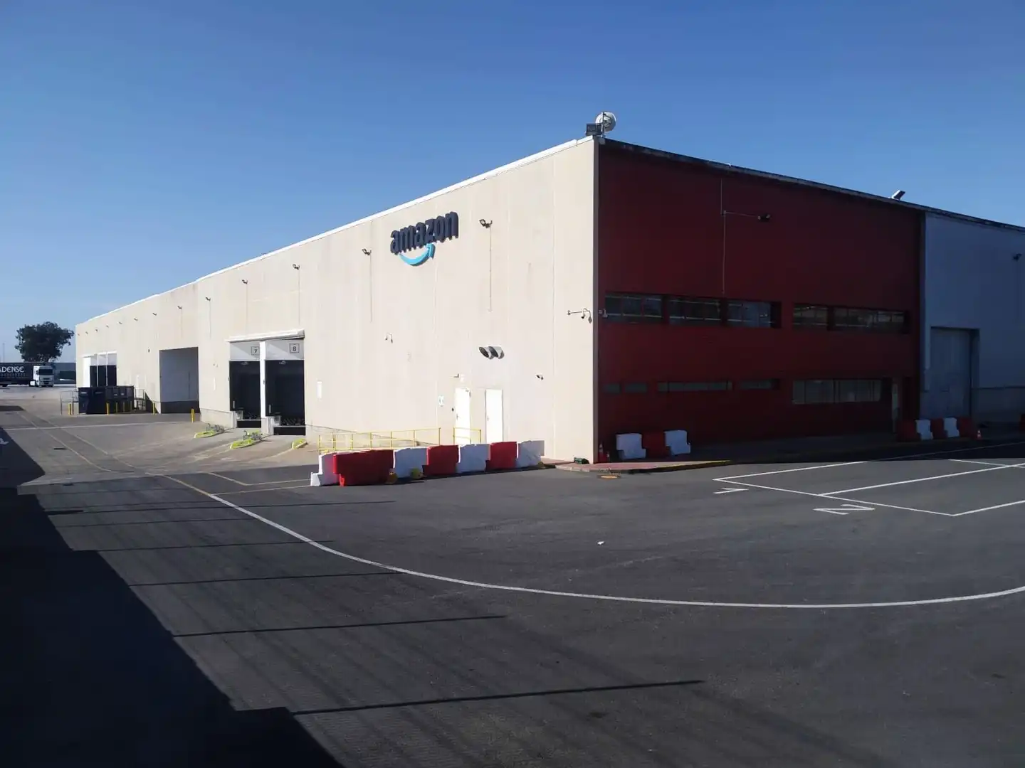 Industriegebäude zur Miete in La Paz