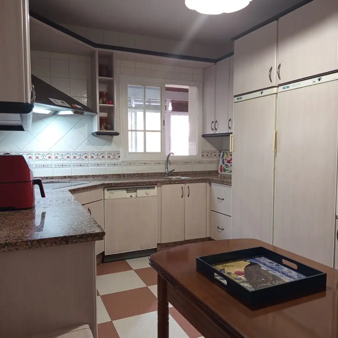 Cuina de Casa adosada en venda en Badajoz amb Aire condicionat, Calefacció i Terrassa