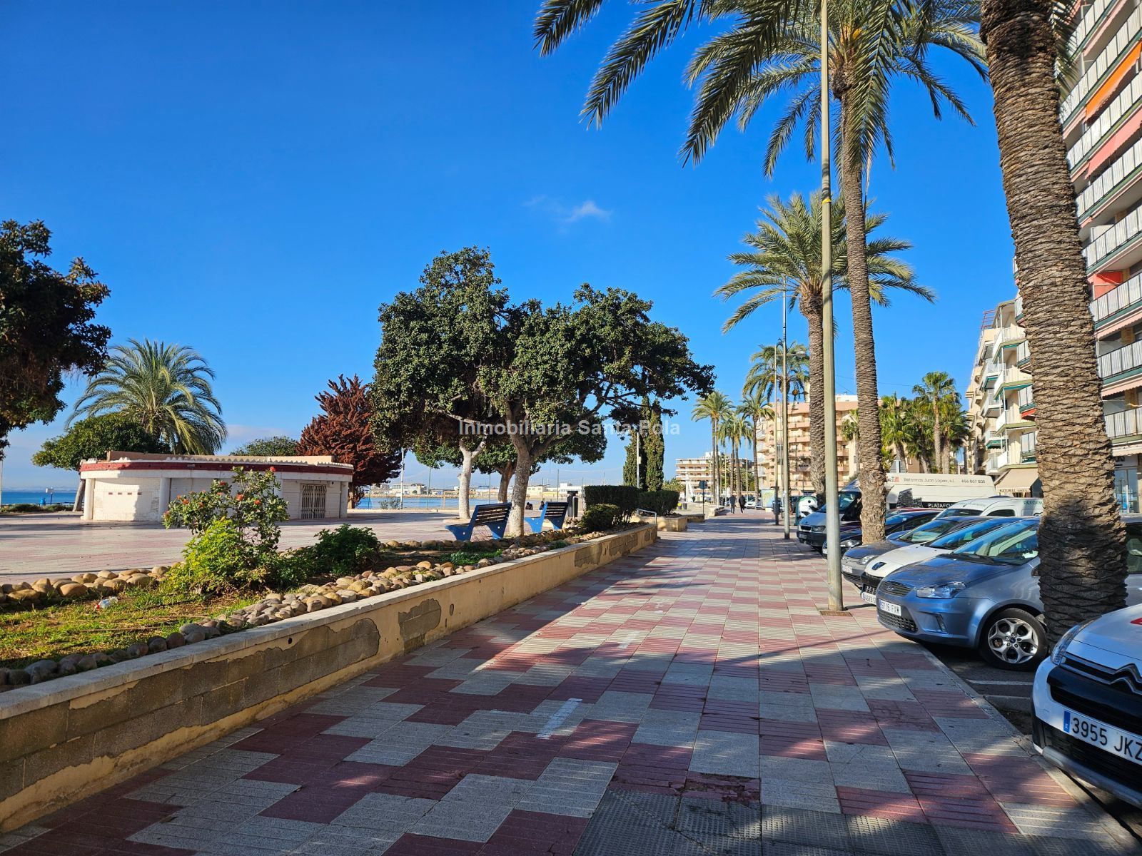 Vista exterior de Apartament en venda en Santa Pola amb Moblat, TV i Balcó