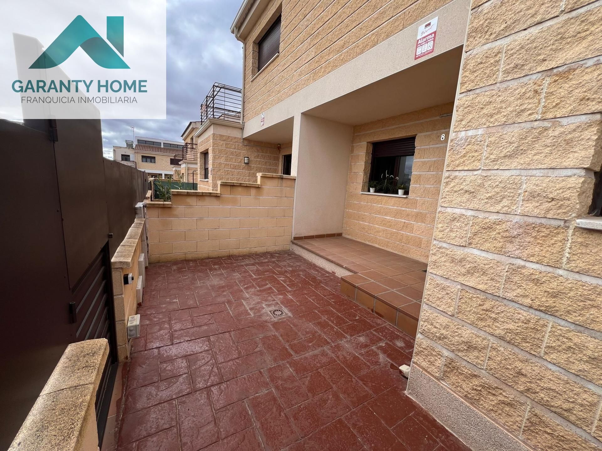 Exterior view of Single-family semi-detached for sale in Noez  with Air Conditioner, Heating and Private garden