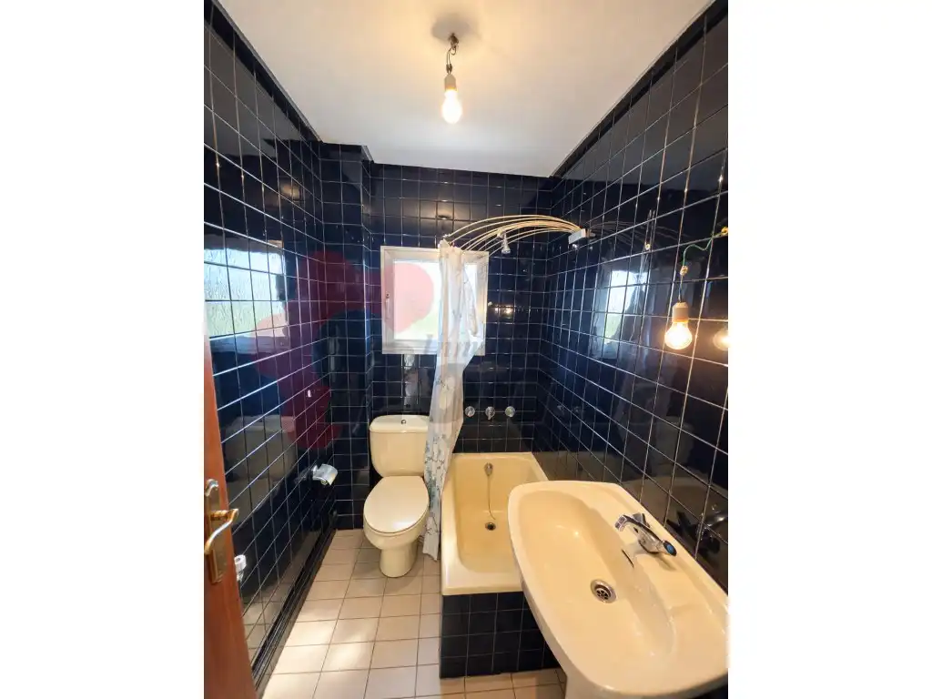 Bathroom of Flat for sale in Fingoi