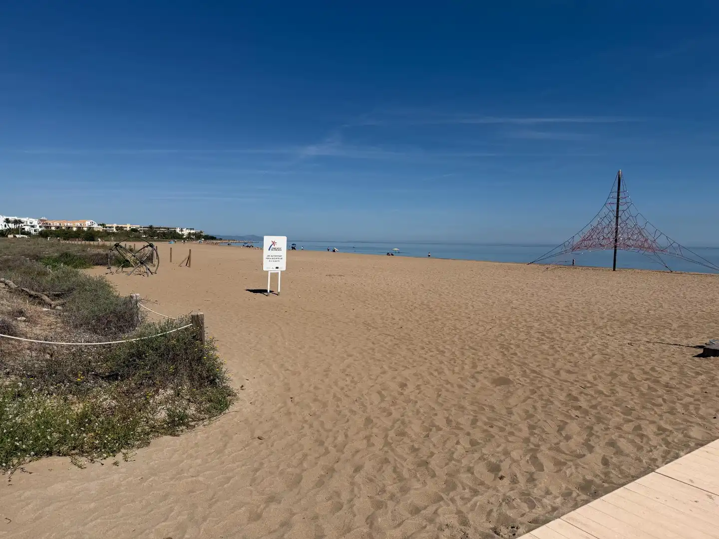 Außenansicht von Einfamilien-Reihenhaus zum Verkauf in Dénia mit Klimaanlage, Privatgarten und Terrasse